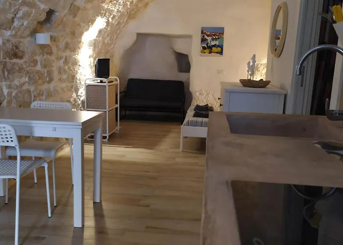 Sotto L'arco * Ostuni