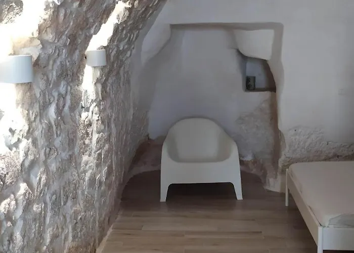 Sotto L'arco *